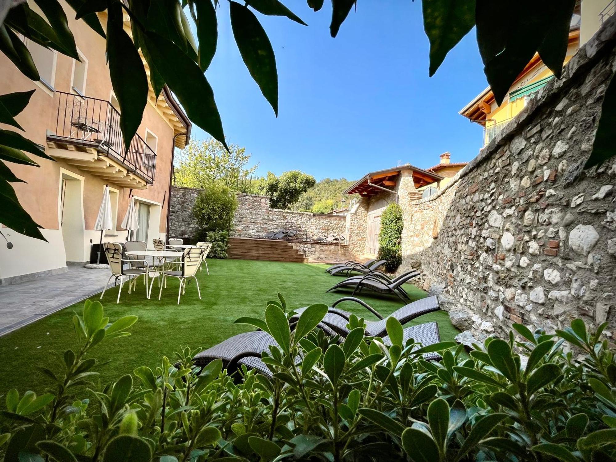 Villa Fontanelle Gardapartments Polpenazze del Garda Luaran gambar