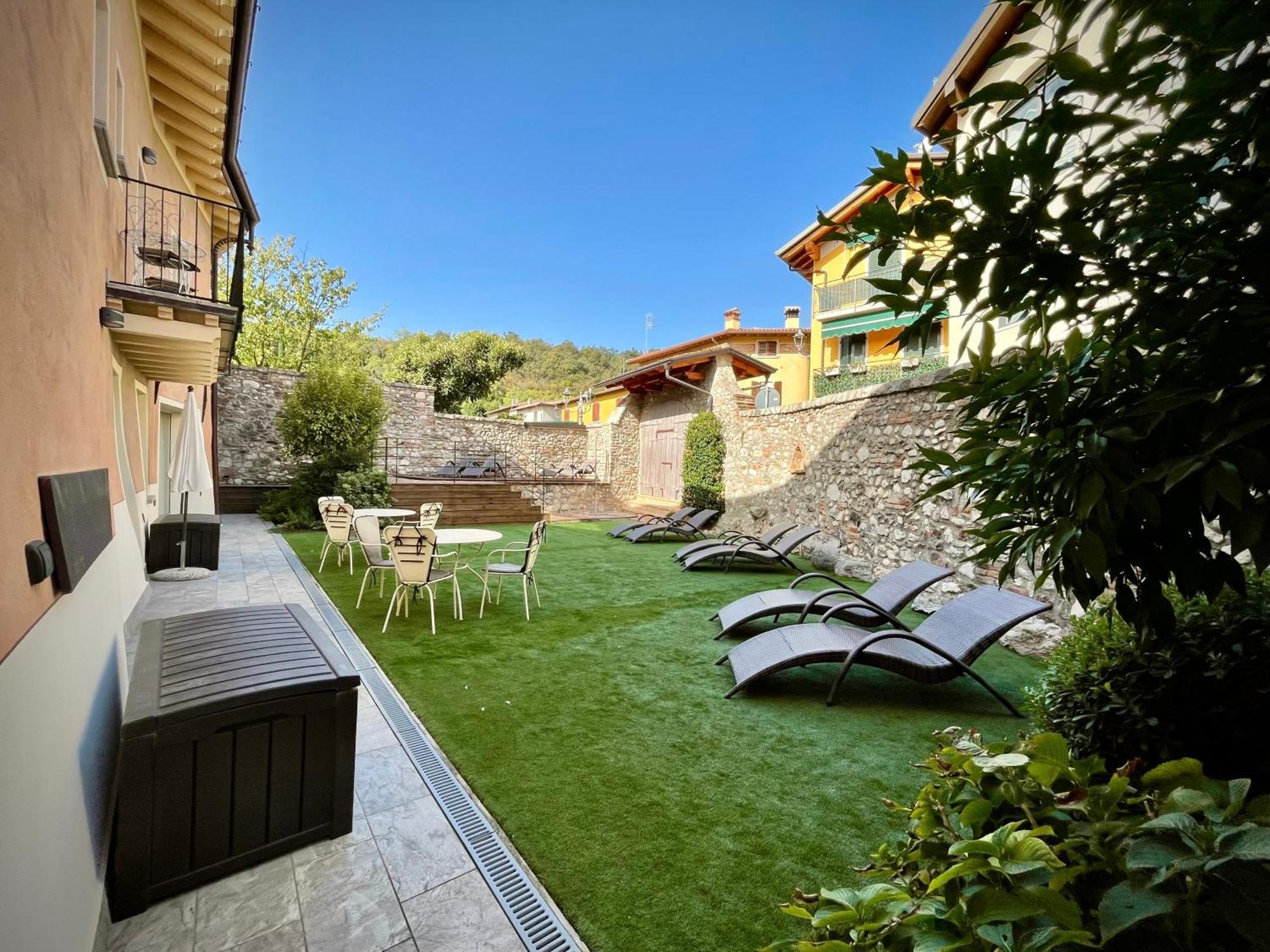 Villa Fontanelle Gardapartments Polpenazze del Garda Luaran gambar