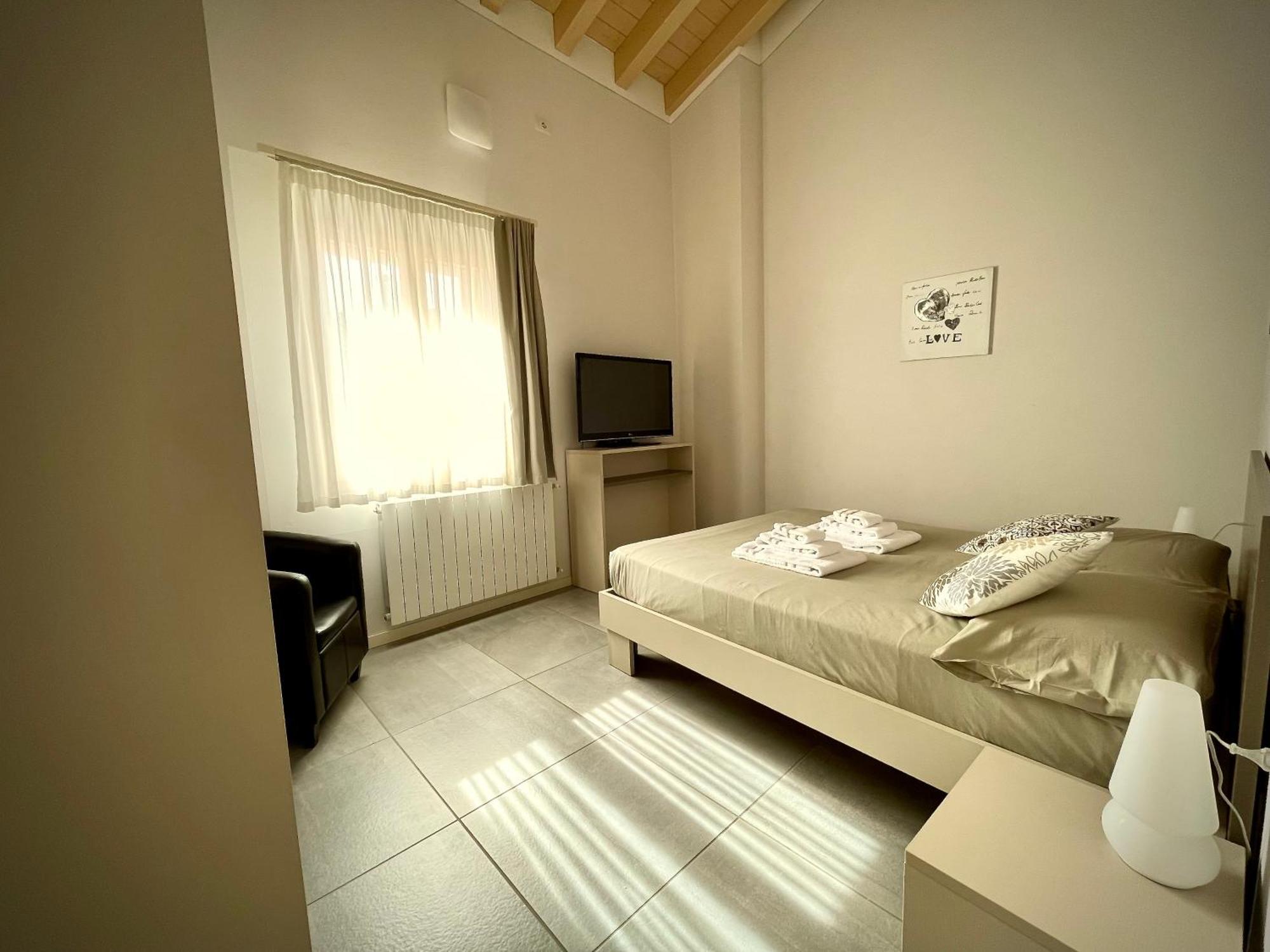 Villa Fontanelle Gardapartments Polpenazze del Garda Luaran gambar