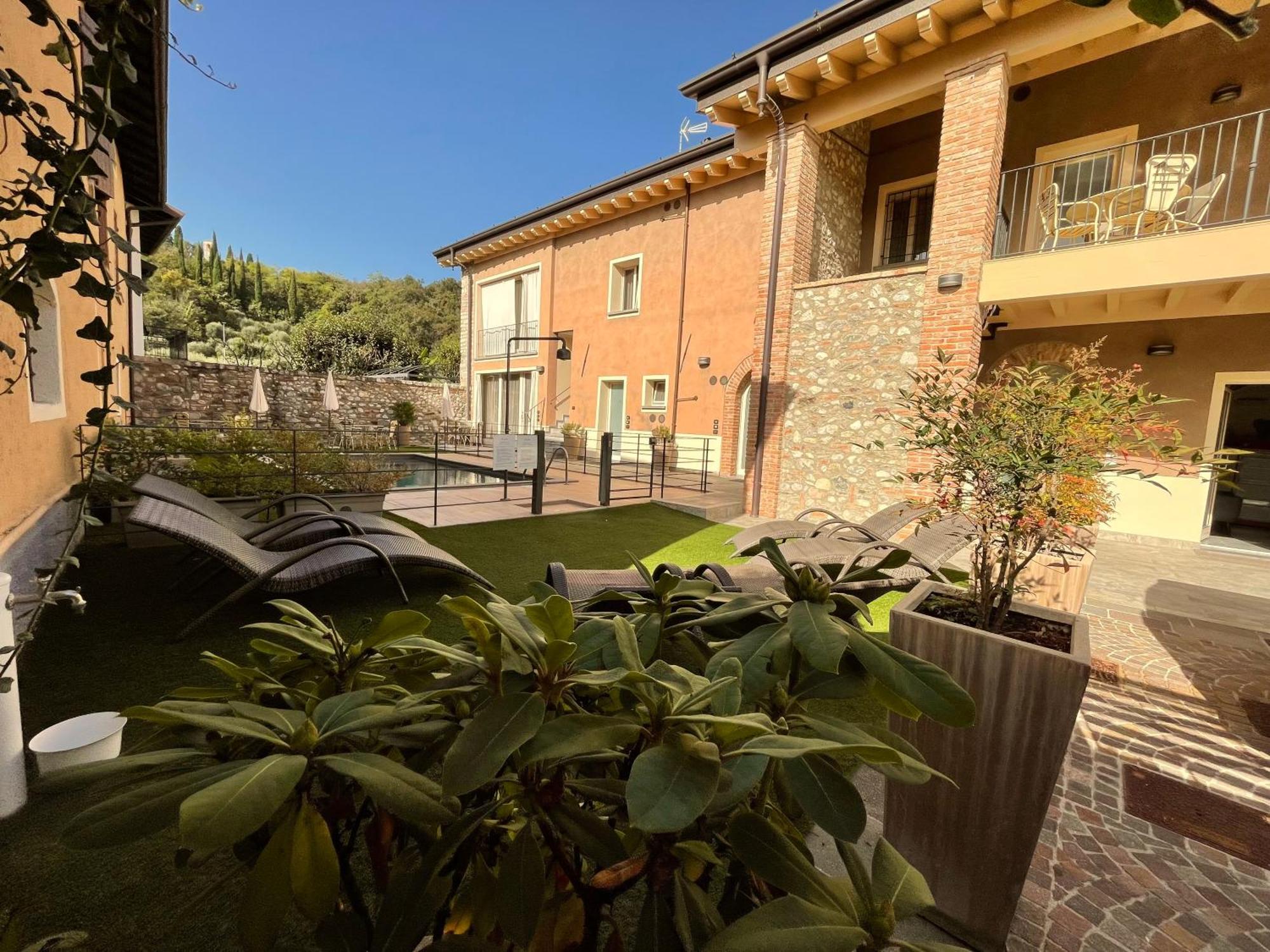 Villa Fontanelle Gardapartments Polpenazze del Garda Luaran gambar