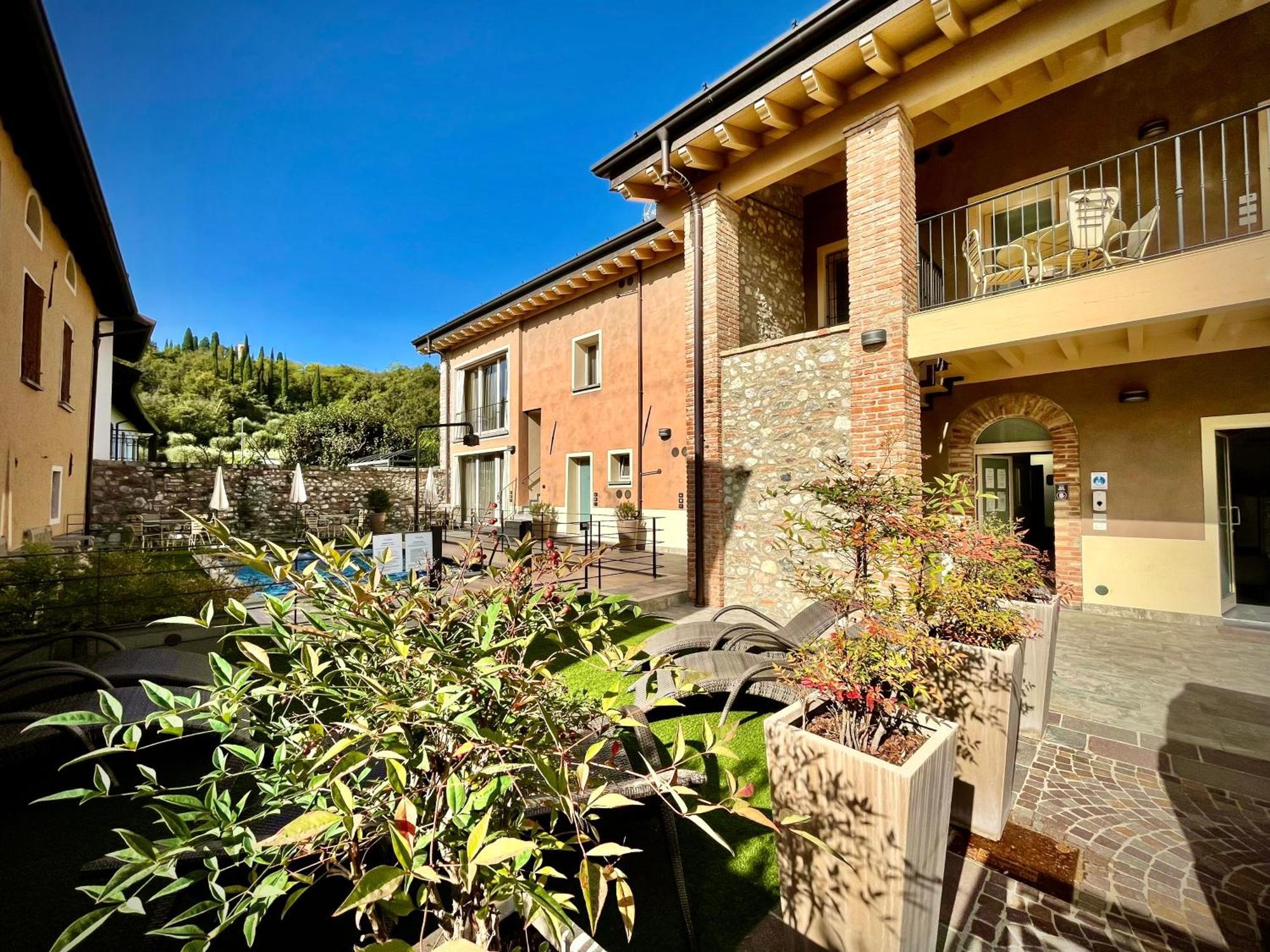 Villa Fontanelle Gardapartments Polpenazze del Garda Luaran gambar